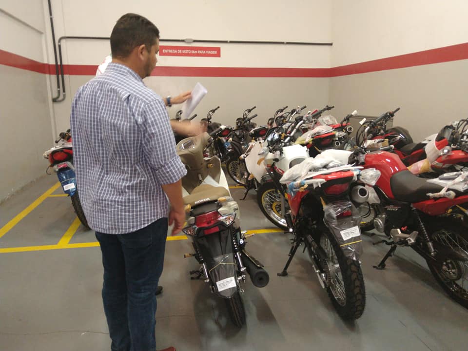 Presidente Ricardo faz aquisiÃ§Ã£o de Moto para a CÃ¢mara Municipal