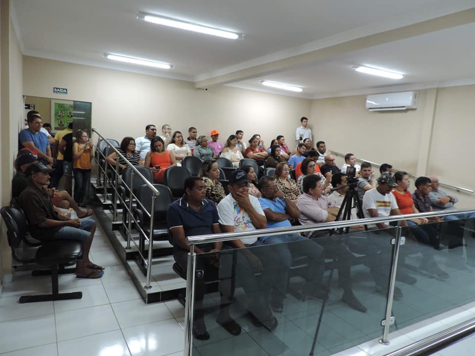 CÃ¢mara Municipal realiza sessÃ£o de abertura dos trabalhos, prefeita ler mensagem anual