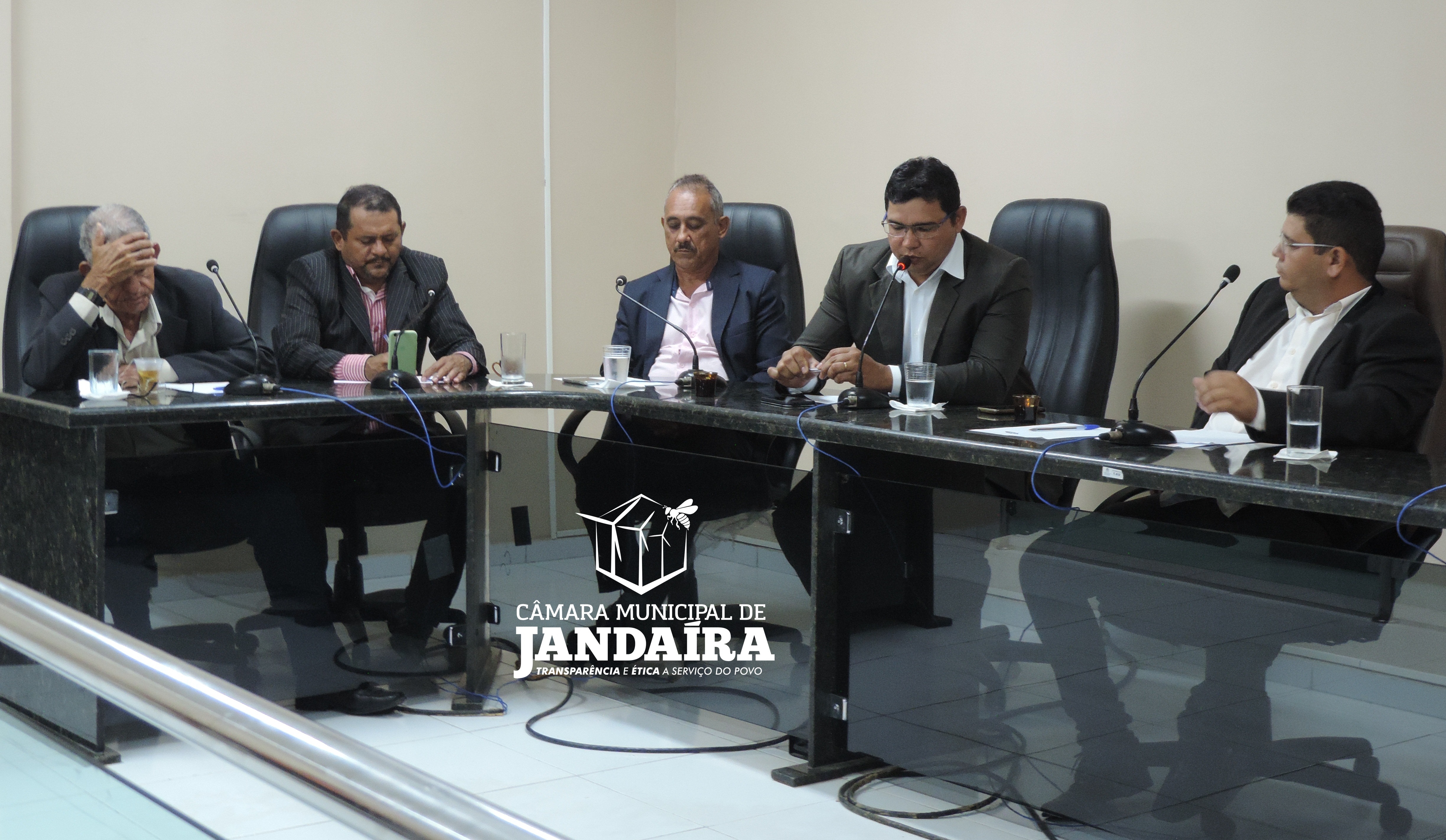 CÃ¢mara Municipal realiza mais uma sessÃ£o ordinÃ¡ria